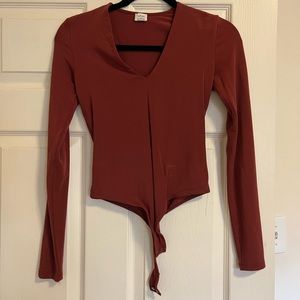 Wilfred (Aritzia) Long Sleeve V Neck Body Suit